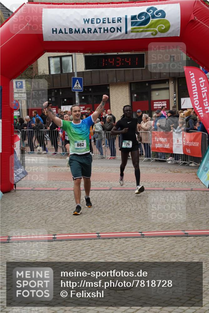 04.05.2025 - 8. Wedeler Halbmarathon Felixshl http://msf.ph/oto/7818728 04.05.2025 11:43:39 Ziel 175, 555, 882 meine-sportfotos.de