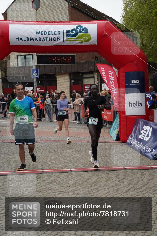 04.05.2025 - 8. Wedeler Halbmarathon Felixshl http://msf.ph/oto/7818731 04.05.2025 11:43:40 Ziel 175, 555, 882 meine-sportfotos.de