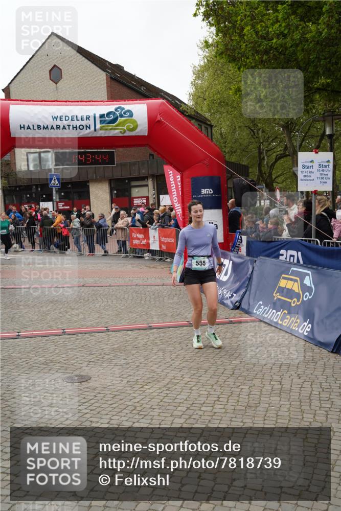 04.05.2025 - 8. Wedeler Halbmarathon Felixshl http://msf.ph/oto/7818739 04.05.2025 11:43:42 Ziel 175, 555, 882 meine-sportfotos.de