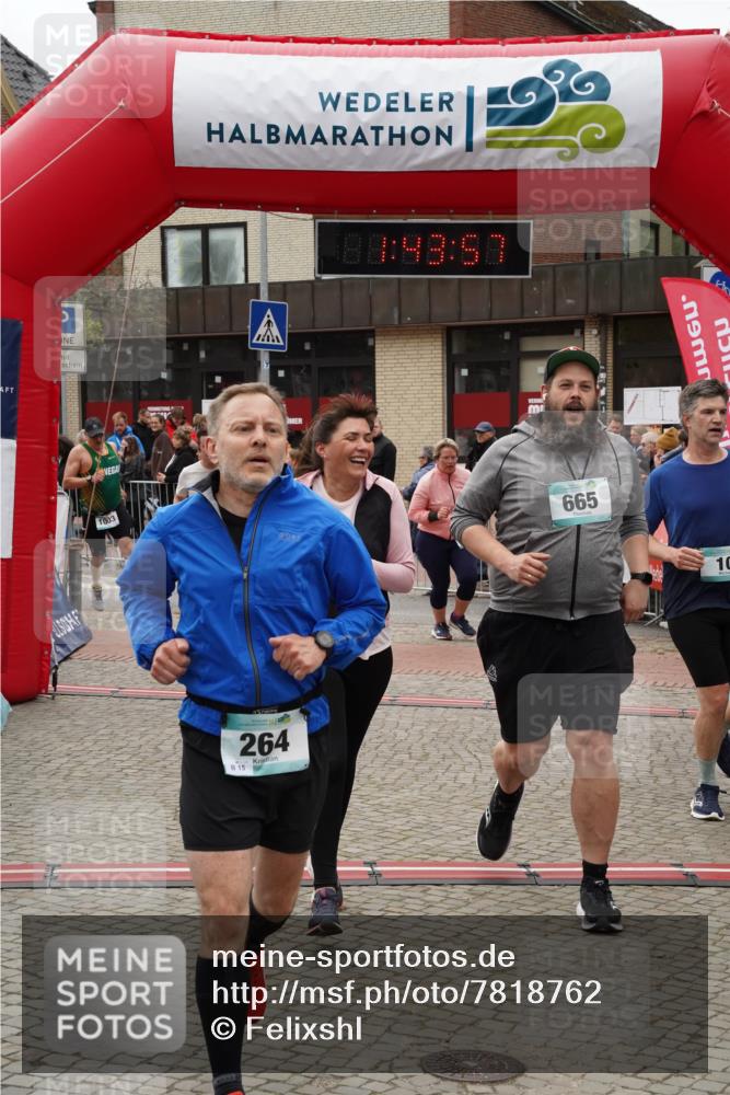 04.05.2025 - 8. Wedeler Halbmarathon Felixshl http://msf.ph/oto/7818762 04.05.2025 11:43:55 Ziel 10, 109, 264, 587, 665, 667, 854, 1003, 1106 meine-sportfotos.de
