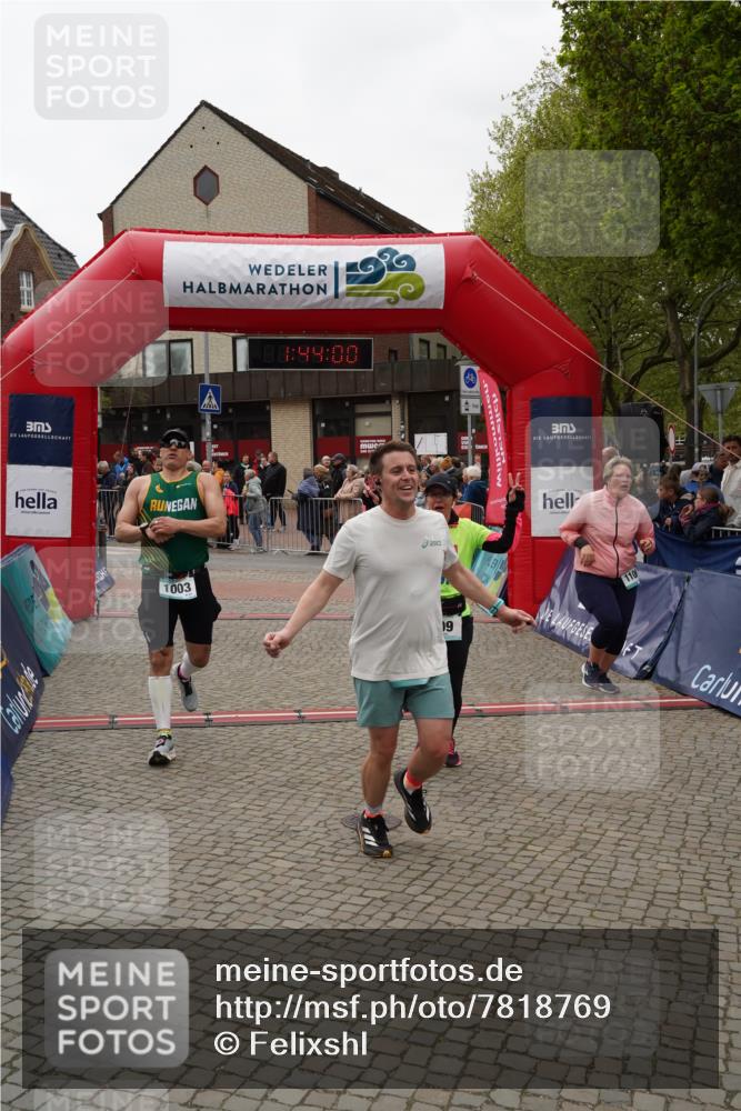 04.05.2025 - 8. Wedeler Halbmarathon Felixshl http://msf.ph/oto/7818769 04.05.2025 11:43:58 Ziel 10, 109, 264, 587, 665, 667, 1003, 1106 meine-sportfotos.de
