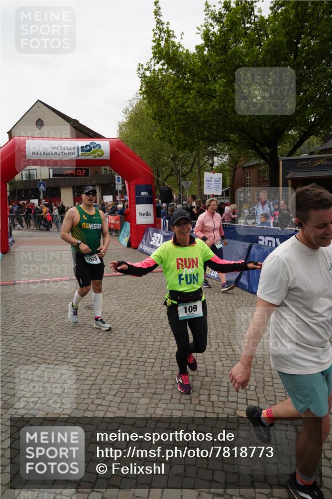 04.05.2025 - 8. Wedeler Halbmarathon Felixshl http://msf.ph/oto/7818773 04.05.2025 11:44:00 Ziel 10, 109, 587, 1003, 1106 meine-sportfotos.de