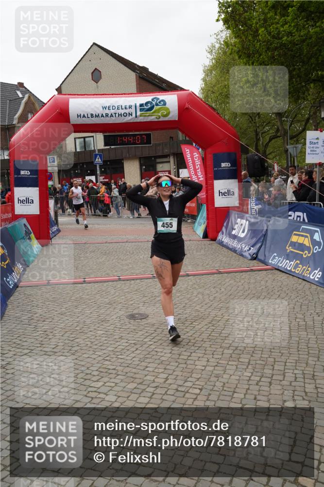 04.05.2025 - 8. Wedeler Halbmarathon Felixshl http://msf.ph/oto/7818781 04.05.2025 11:44:05 Ziel 455, 558 meine-sportfotos.de
