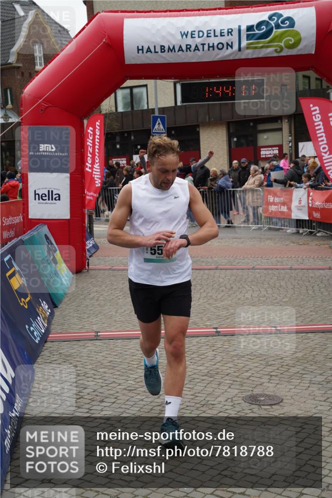 04.05.2025 - 8. Wedeler Halbmarathon Felixshl http://msf.ph/oto/7818788 04.05.2025 11:44:09 Ziel 455, 558, 914 meine-sportfotos.de