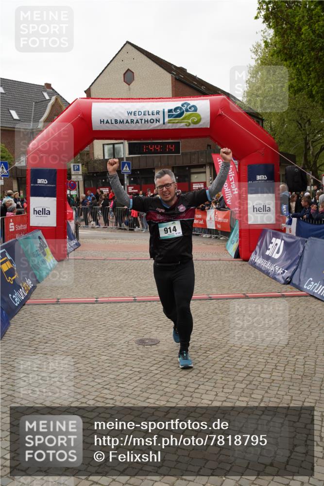 04.05.2025 - 8. Wedeler Halbmarathon Felixshl http://msf.ph/oto/7818795 04.05.2025 11:44:12 Ziel 558, 914 meine-sportfotos.de
