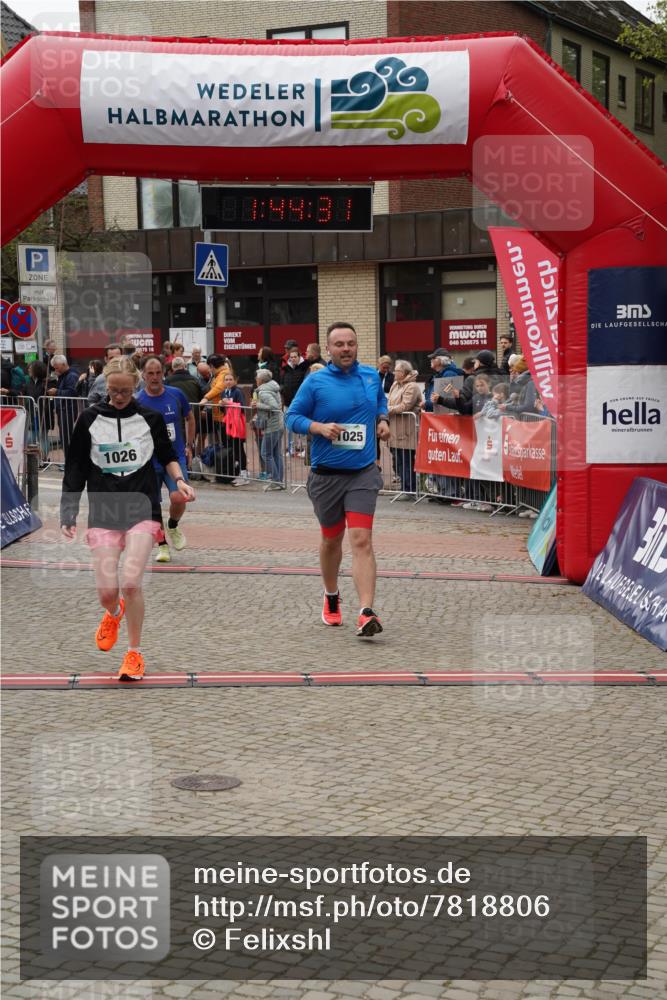 04.05.2025 - 8. Wedeler Halbmarathon Felixshl http://msf.ph/oto/7818806 04.05.2025 11:44:29 Ziel 399, 425 meine-sportfotos.de