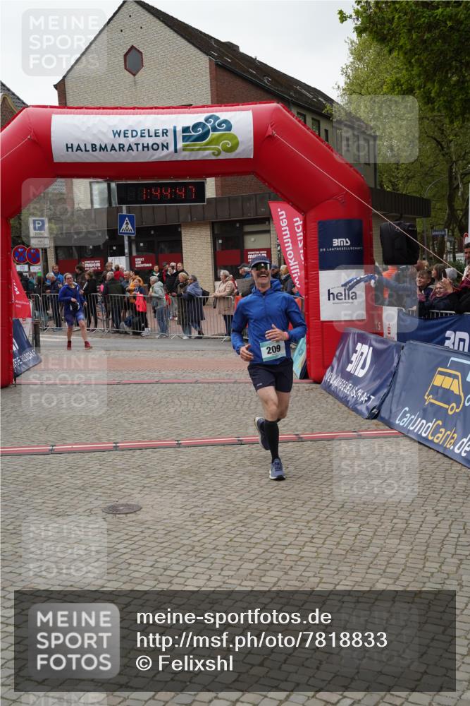 04.05.2025 - 8. Wedeler Halbmarathon Felixshl http://msf.ph/oto/7818833 04.05.2025 11:44:45 Ziel 39, 209 meine-sportfotos.de