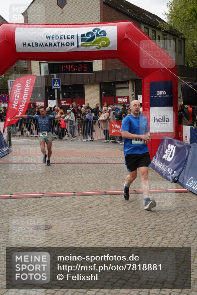 04.05.2025 - 8. Wedeler Halbmarathon Felixshl http://msf.ph/oto/7818881 04.05.2025 11:45:23 Ziel 320, 639 meine-sportfotos.de