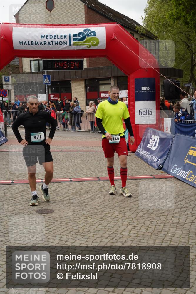 04.05.2025 - 8. Wedeler Halbmarathon Felixshl http://msf.ph/oto/7818908 04.05.2025 11:45:32 Ziel 471, 808, 1120 meine-sportfotos.de