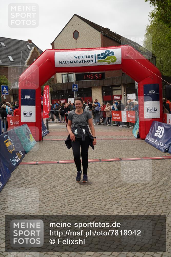04.05.2025 - 8. Wedeler Halbmarathon Felixshl http://msf.ph/oto/7818942 04.05.2025 11:45:51 Ziel 21, 292, 1179 meine-sportfotos.de