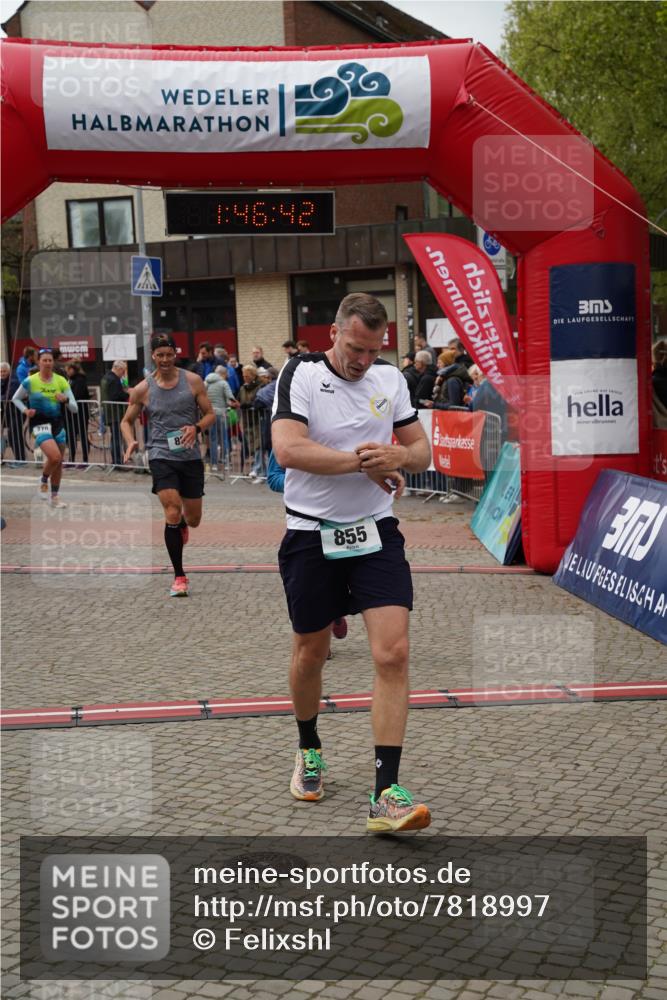 04.05.2025 - 8. Wedeler Halbmarathon Felixshl http://msf.ph/oto/7818997 04.05.2025 11:46:40 Ziel 770, 851, 855, 999, 1012 meine-sportfotos.de