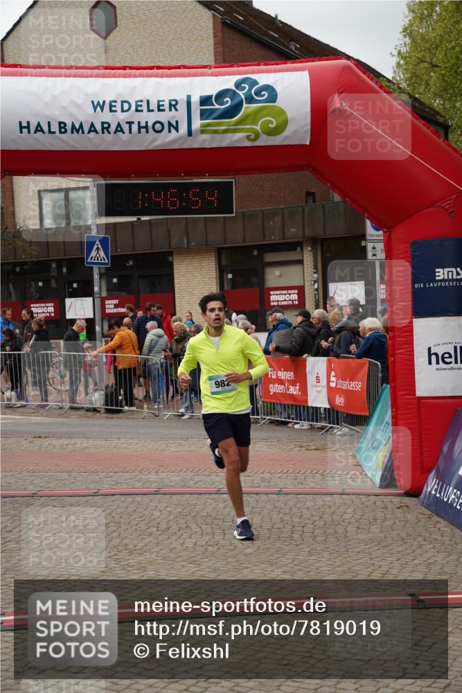 04.05.2025 - 8. Wedeler Halbmarathon Felixshl http://msf.ph/oto/7819019 04.05.2025 11:46:52 Ziel 487, 982 meine-sportfotos.de
