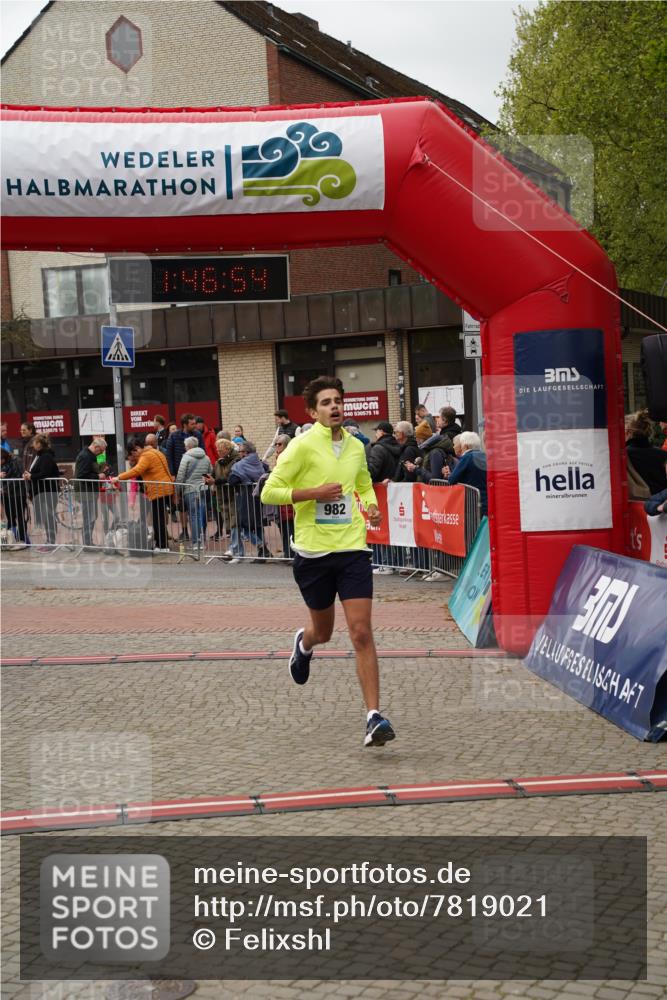04.05.2025 - 8. Wedeler Halbmarathon Felixshl http://msf.ph/oto/7819021 04.05.2025 11:46:52 Ziel 487, 982 meine-sportfotos.de