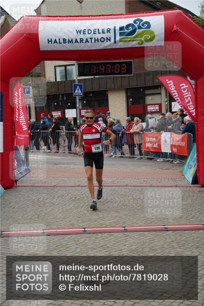 04.05.2025 - 8. Wedeler Halbmarathon Felixshl http://msf.ph/oto/7819028 04.05.2025 11:47:01 Ziel 186, 243 meine-sportfotos.de