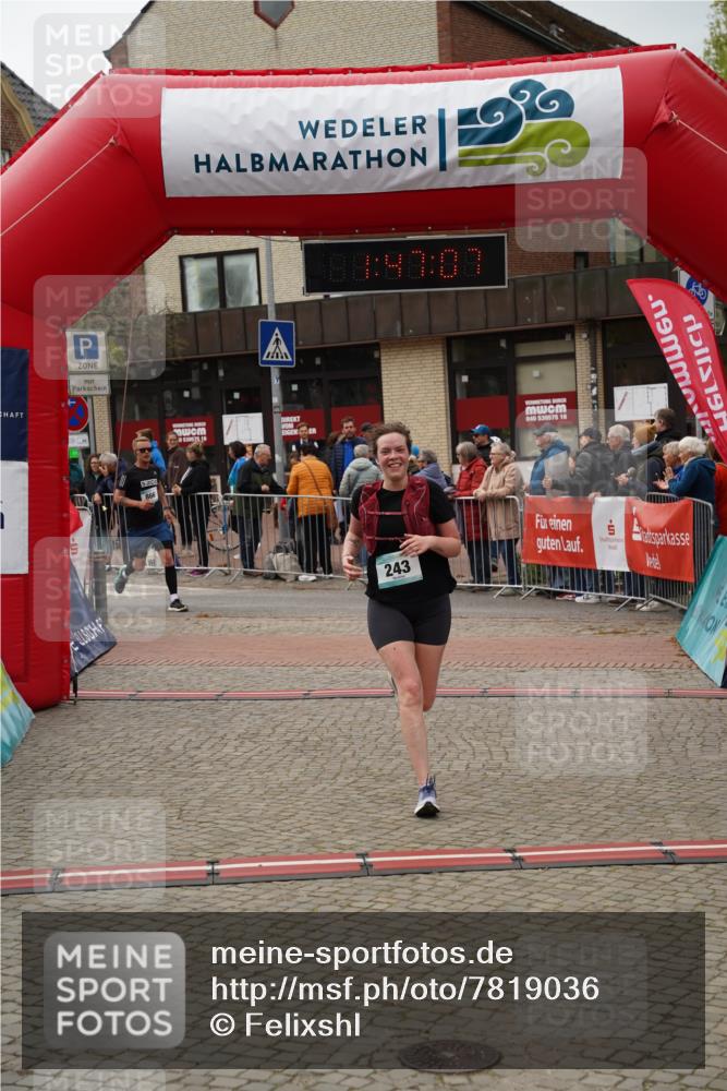 04.05.2025 - 8. Wedeler Halbmarathon Felixshl http://msf.ph/oto/7819036 04.05.2025 11:47:05 Ziel 186, 243, 866, 972 meine-sportfotos.de
