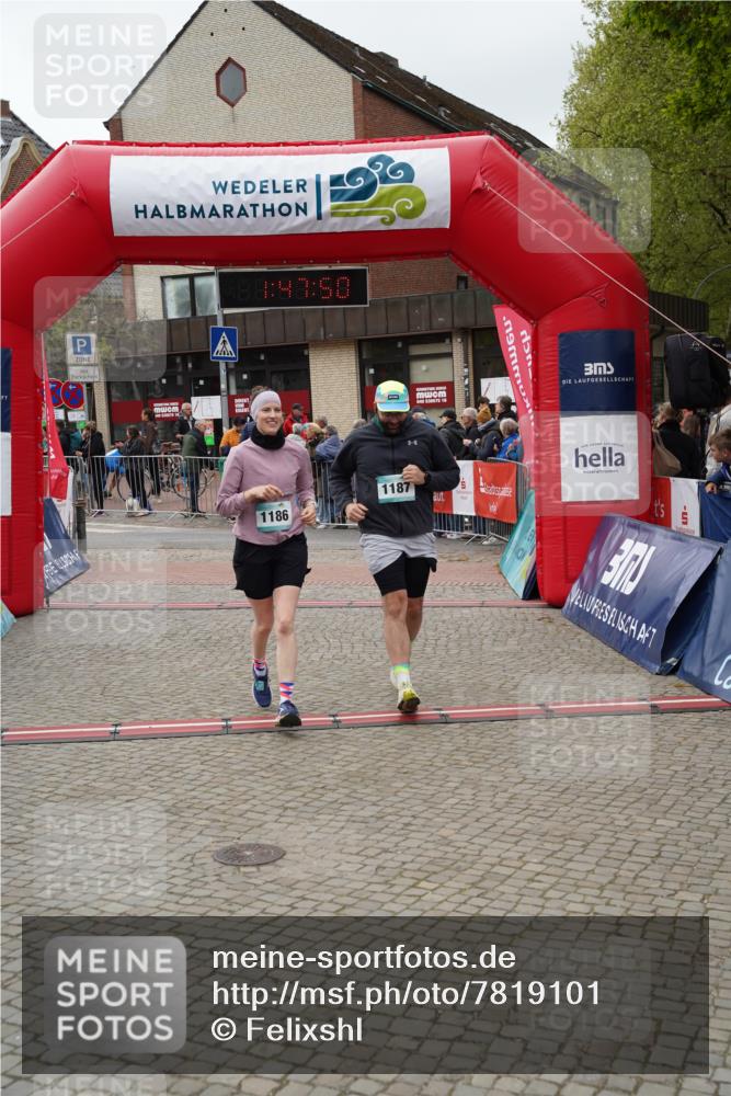 04.05.2025 - 8. Wedeler Halbmarathon Felixshl http://msf.ph/oto/7819101 04.05.2025 11:47:48 Ziel 1186, 1187 meine-sportfotos.de
