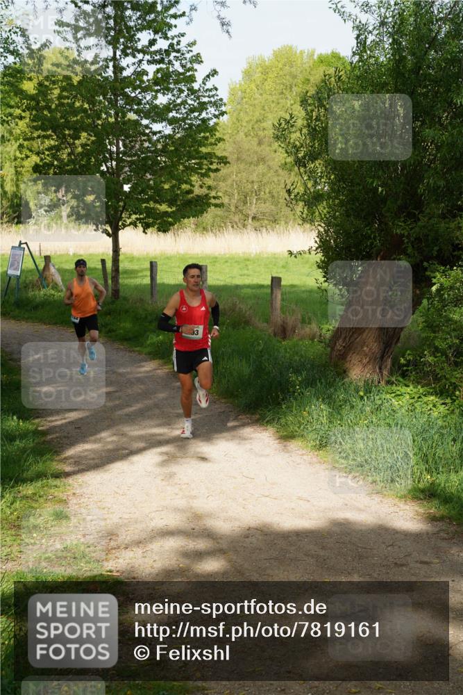 04.05.2025 - 8. Wedeler Halbmarathon Felixshl http://msf.ph/oto/7819161 04.05.2025 10:01:08 Laufen 83 meine-sportfotos.de