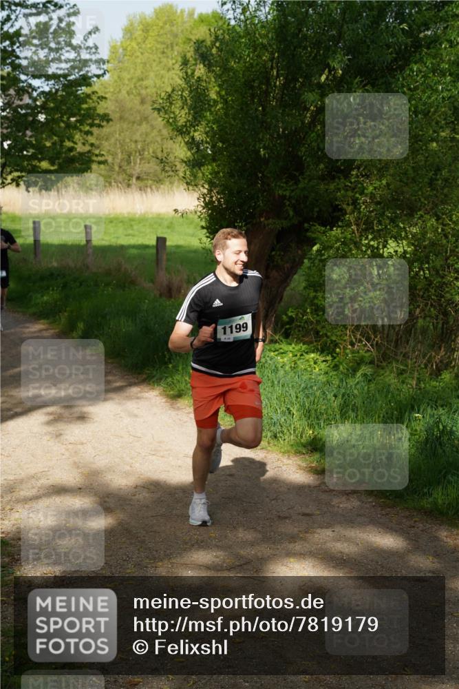 04.05.2025 - 8. Wedeler Halbmarathon Felixshl http://msf.ph/oto/7819179 04.05.2025 10:01:13 Laufen 1199 meine-sportfotos.de