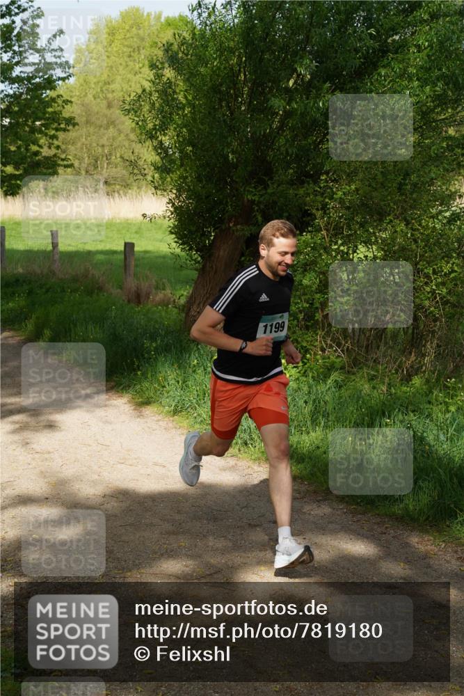04.05.2025 - 8. Wedeler Halbmarathon Felixshl http://msf.ph/oto/7819180 04.05.2025 10:01:13 Laufen 1199 meine-sportfotos.de