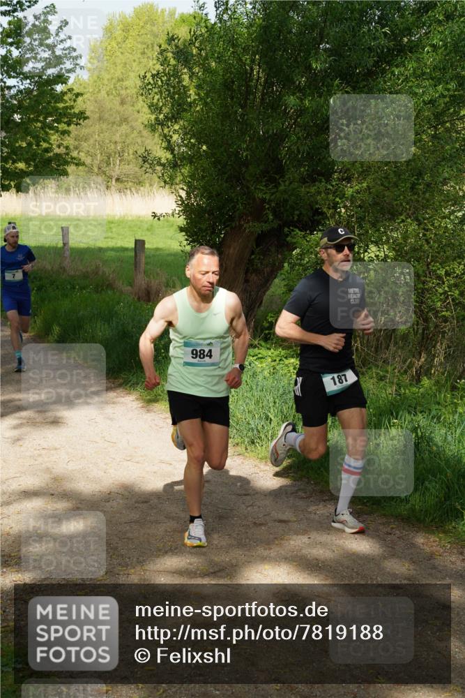 04.05.2025 - 8. Wedeler Halbmarathon Felixshl http://msf.ph/oto/7819188 04.05.2025 10:01:16 Laufen 984, 187 meine-sportfotos.de