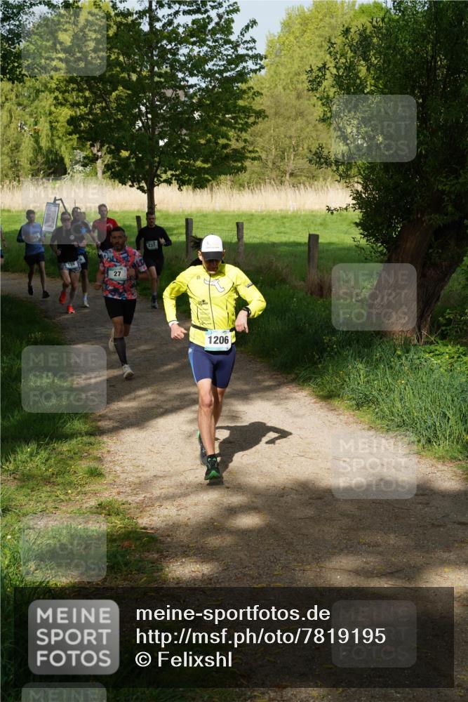 04.05.2025 - 8. Wedeler Halbmarathon Felixshl http://msf.ph/oto/7819195 04.05.2025 10:01:19 Laufen 188, 27, 237, 1206 meine-sportfotos.de