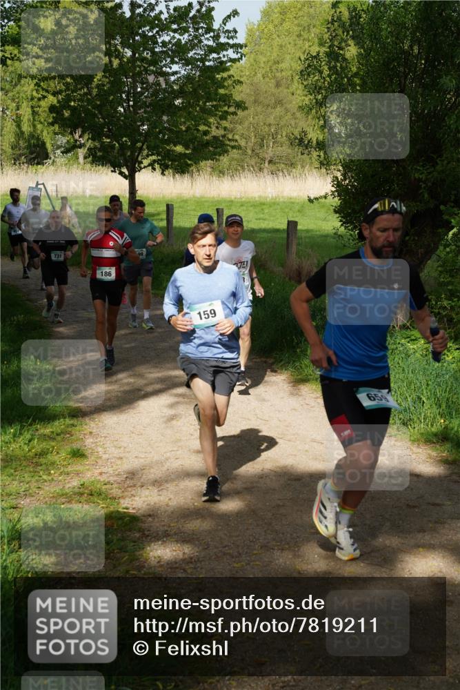 04.05.2025 - 8. Wedeler Halbmarathon Felixshl http://msf.ph/oto/7819211 04.05.2025 10:01:24 Laufen 731, 186, 99, 159, 659 meine-sportfotos.de
