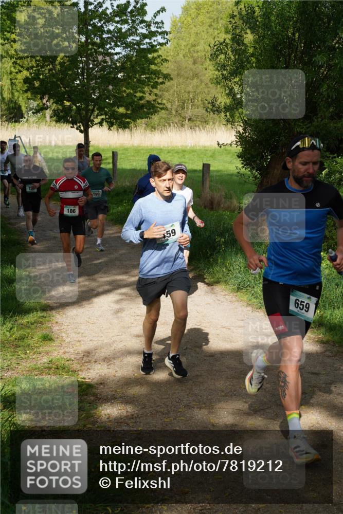 04.05.2025 - 8. Wedeler Halbmarathon Felixshl http://msf.ph/oto/7819212 04.05.2025 10:01:24 Laufen 73, 186, 199, 59, 659 meine-sportfotos.de