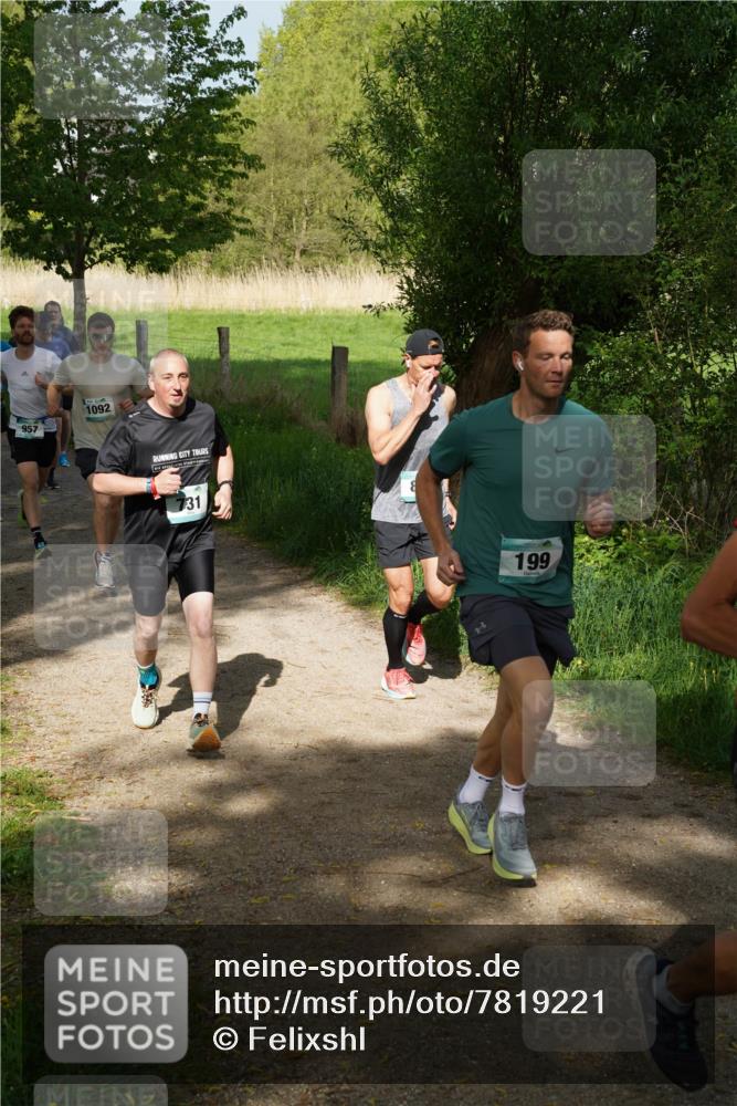 04.05.2025 - 8. Wedeler Halbmarathon Felixshl http://msf.ph/oto/7819221 04.05.2025 10:01:27 Laufen 957, 1092, 731, 199 meine-sportfotos.de