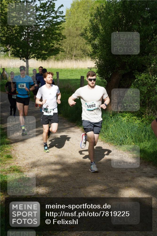 04.05.2025 - 8. Wedeler Halbmarathon Felixshl http://msf.ph/oto/7819225 04.05.2025 10:01:28 Laufen 52, 336, 957, 1092 meine-sportfotos.de