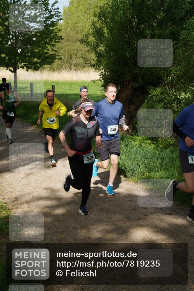 04.05.2025 - 8. Wedeler Halbmarathon Felixshl http://msf.ph/oto/7819235 04.05.2025 10:01:31 Laufen 1003, 508, 526, 648, 1 meine-sportfotos.de
