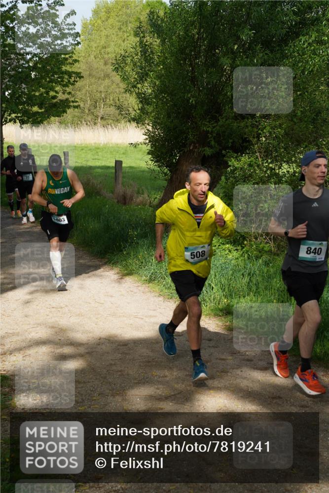 04.05.2025 - 8. Wedeler Halbmarathon Felixshl http://msf.ph/oto/7819241 04.05.2025 10:01:32 Laufen 1003, 508, 840 meine-sportfotos.de