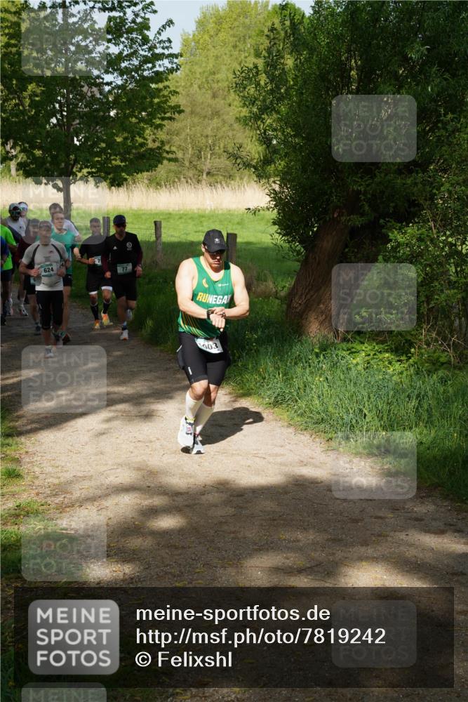 04.05.2025 - 8. Wedeler Halbmarathon Felixshl http://msf.ph/oto/7819242 04.05.2025 10:01:33 Laufen 624, 77, 03 meine-sportfotos.de