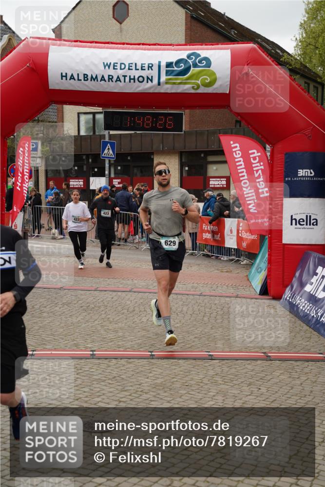 04.05.2025 - 8. Wedeler Halbmarathon Felixshl http://msf.ph/oto/7819267 04.05.2025 11:48:24 Ziel 437, 629 meine-sportfotos.de