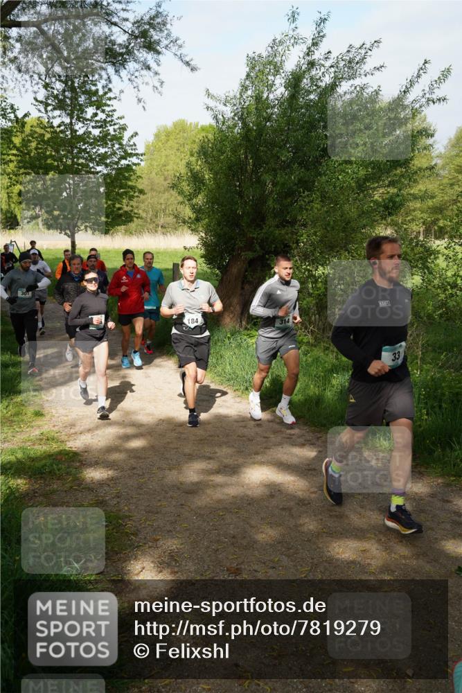 04.05.2025 - 8. Wedeler Halbmarathon Felixshl http://msf.ph/oto/7819279 04.05.2025 10:01:44 Laufen 301, 184, 33 meine-sportfotos.de