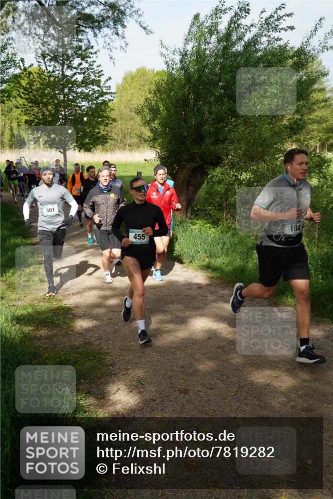 04.05.2025 - 8. Wedeler Halbmarathon Felixshl http://msf.ph/oto/7819282 04.05.2025 10:01:45 Laufen 301, 15, 455, 184 meine-sportfotos.de