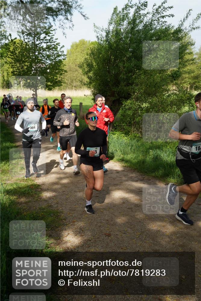 04.05.2025 - 8. Wedeler Halbmarathon Felixshl http://msf.ph/oto/7819283 04.05.2025 10:01:45 Laufen 301, 18 meine-sportfotos.de