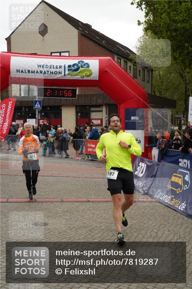 04.05.2025 - 8. Wedeler Halbmarathon Felixshl http://msf.ph/oto/7819287 04.05.2025 12:11:54 Ziel 197, 811, 819 meine-sportfotos.de