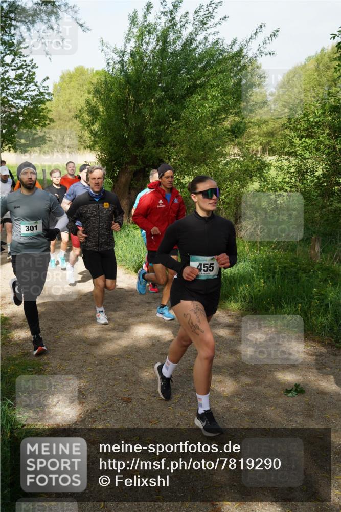 04.05.2025 - 8. Wedeler Halbmarathon Felixshl http://msf.ph/oto/7819290 04.05.2025 10:01:45 Laufen 301, 455 meine-sportfotos.de