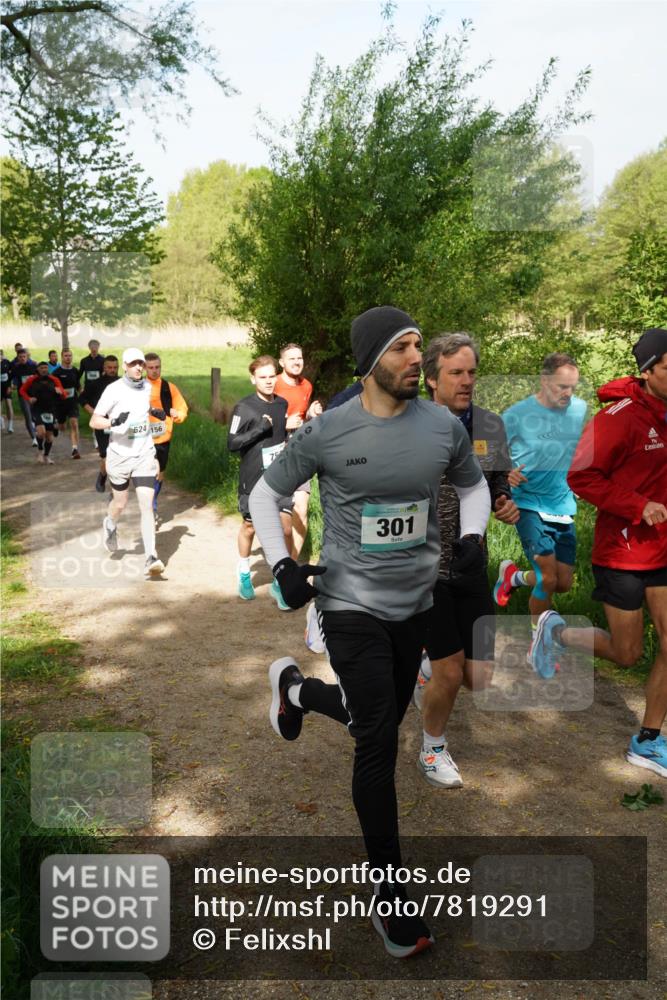 04.05.2025 - 8. Wedeler Halbmarathon Felixshl http://msf.ph/oto/7819291 04.05.2025 10:01:46 Laufen 524, 156, 301 meine-sportfotos.de