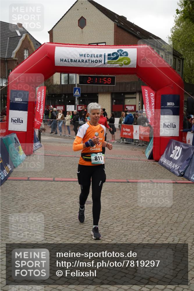 04.05.2025 - 8. Wedeler Halbmarathon Felixshl http://msf.ph/oto/7819297 04.05.2025 12:11:56 Ziel 197, 811, 819 meine-sportfotos.de
