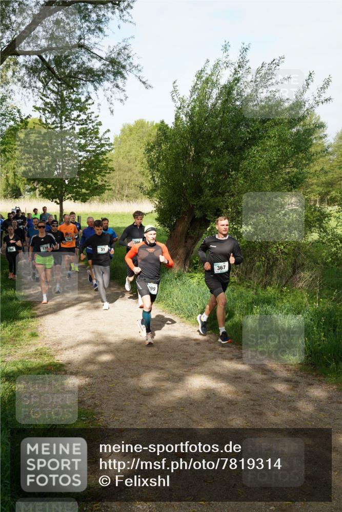 04.05.2025 - 8. Wedeler Halbmarathon Felixshl http://msf.ph/oto/7819314 04.05.2025 10:01:49 Laufen 31, 566, 199, 367 meine-sportfotos.de