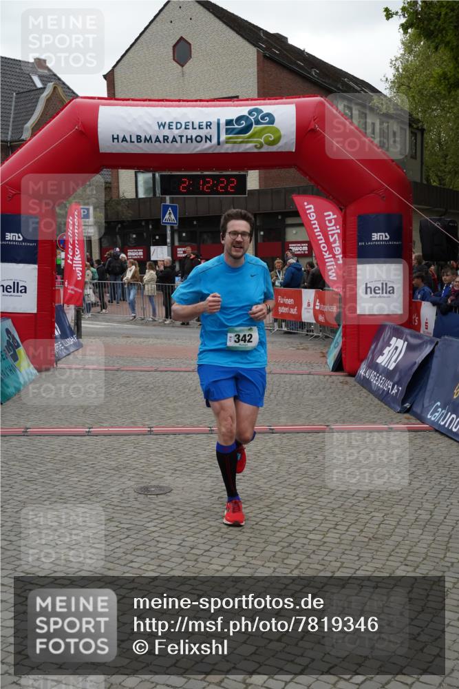 04.05.2025 - 8. Wedeler Halbmarathon Felixshl http://msf.ph/oto/7819346 04.05.2025 12:12:20 Ziel 342 meine-sportfotos.de