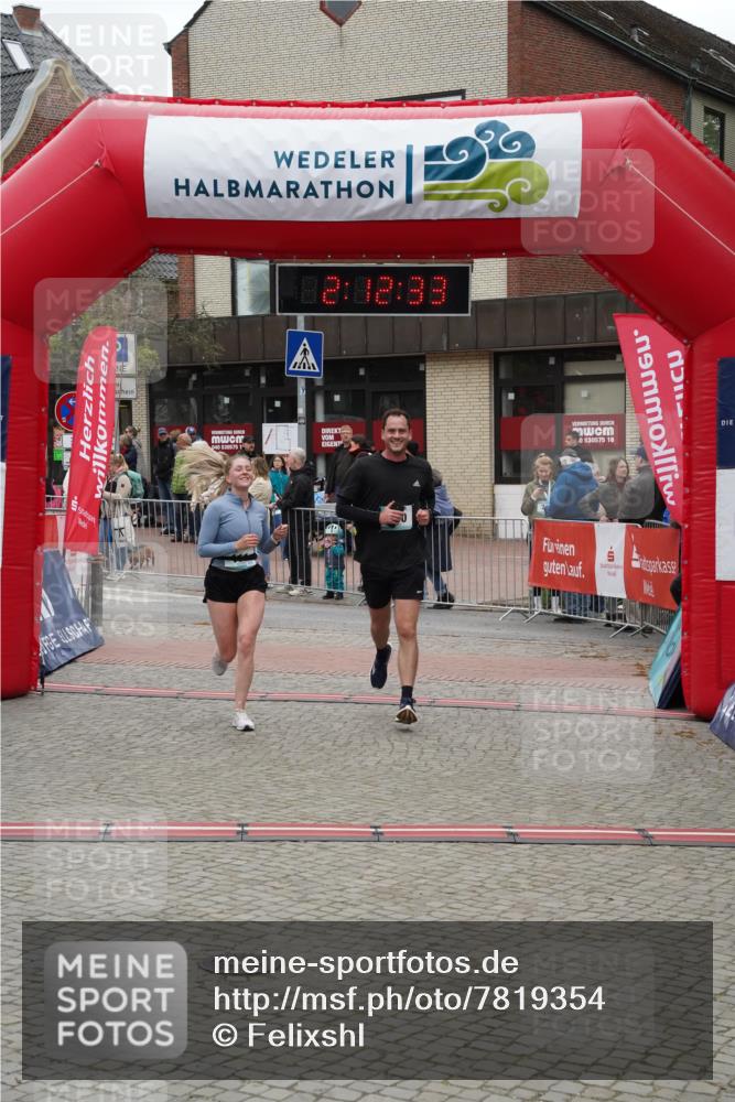04.05.2025 - 8. Wedeler Halbmarathon Felixshl http://msf.ph/oto/7819354 04.05.2025 12:12:31 Ziel 110, 111 meine-sportfotos.de