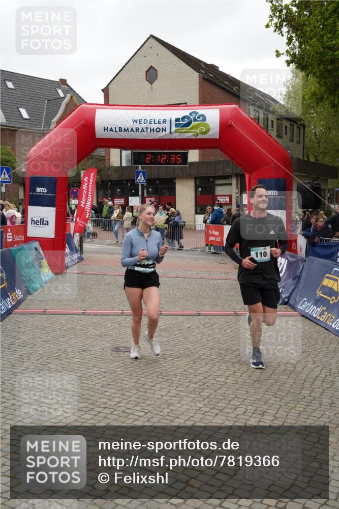 04.05.2025 - 8. Wedeler Halbmarathon Felixshl http://msf.ph/oto/7819366 04.05.2025 12:12:33 Ziel 110, 111 meine-sportfotos.de