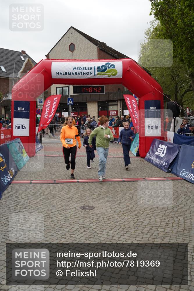 04.05.2025 - 8. Wedeler Halbmarathon Felixshl http://msf.ph/oto/7819369 04.05.2025 11:48:40 Ziel 312, 540, 668 meine-sportfotos.de