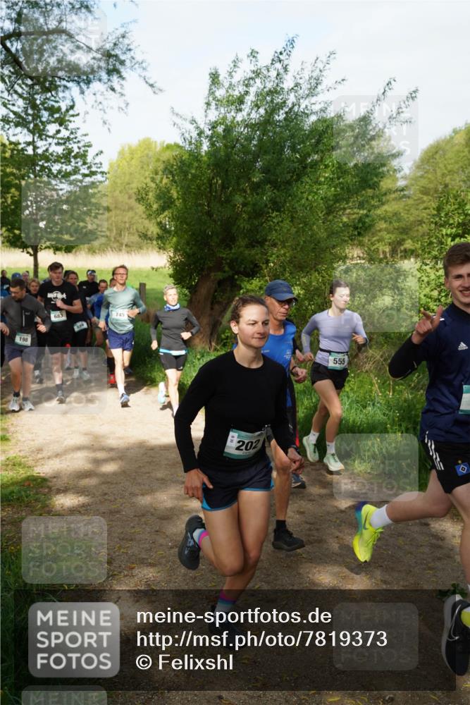 04.05.2025 - 8. Wedeler Halbmarathon Felixshl http://msf.ph/oto/7819373 04.05.2025 10:01:53 Laufen 198, 683, 539, 745, 202, 555 meine-sportfotos.de