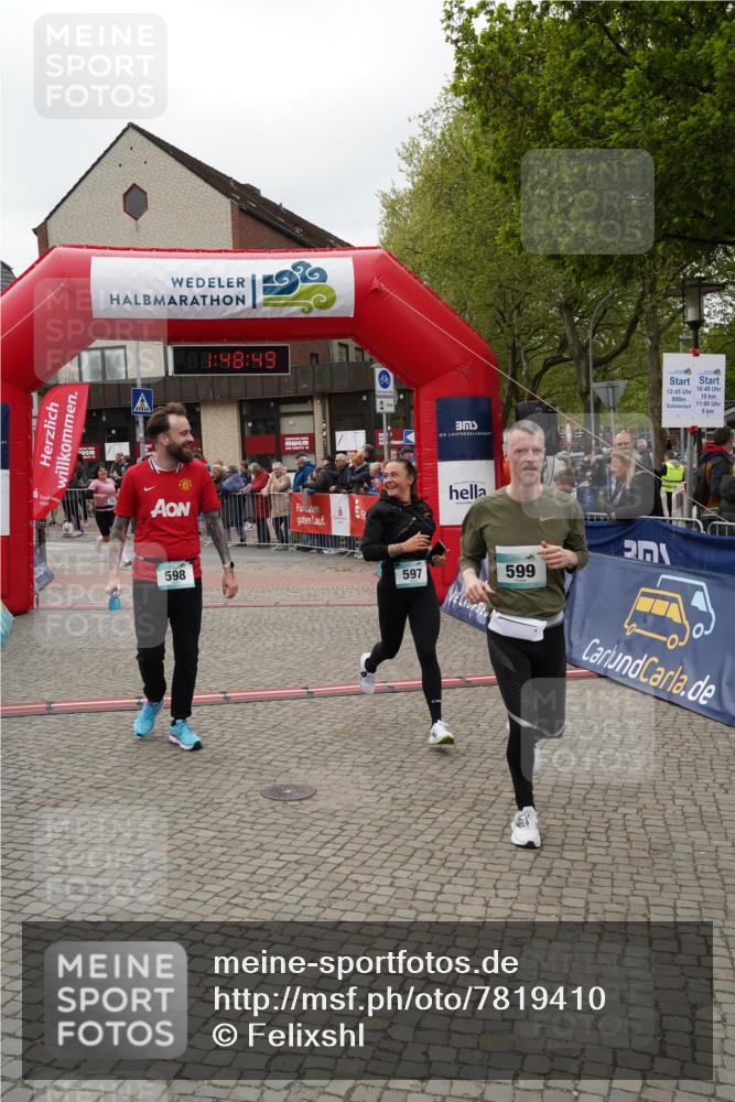 04.05.2025 - 8. Wedeler Halbmarathon Felixshl http://msf.ph/oto/7819410 04.05.2025 11:48:47 Ziel 597, 598, 599, 710 meine-sportfotos.de