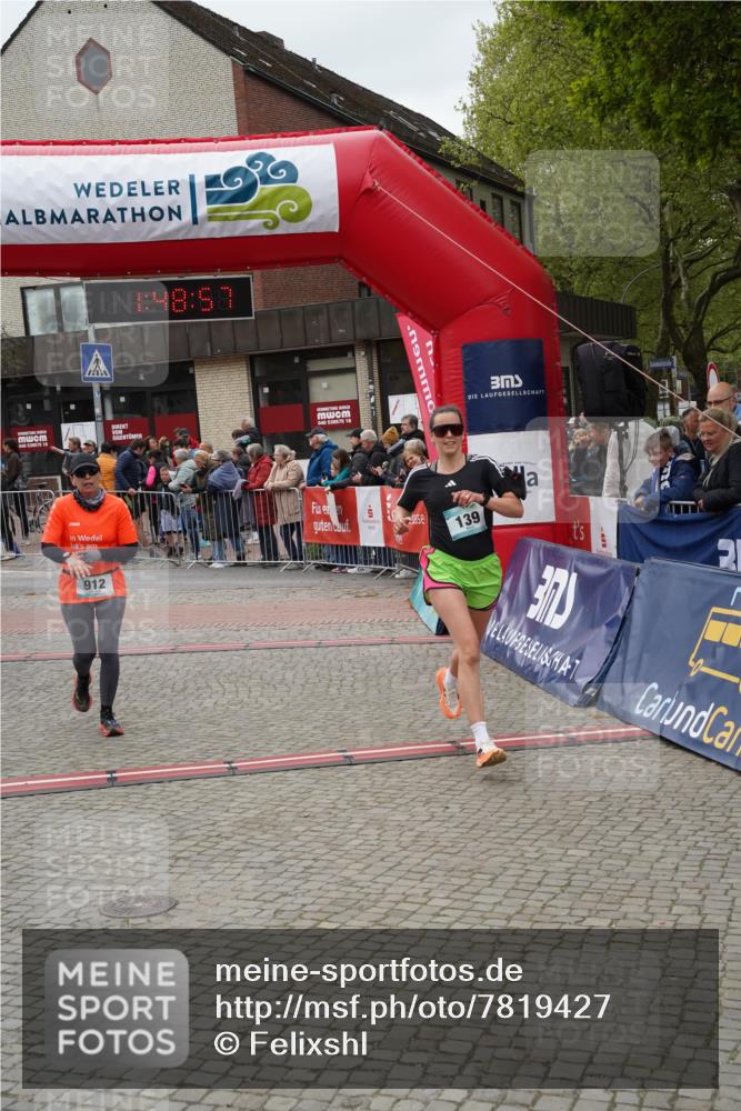 04.05.2025 - 8. Wedeler Halbmarathon Felixshl http://msf.ph/oto/7819427 04.05.2025 11:48:55 Ziel 139, 710, 912 meine-sportfotos.de