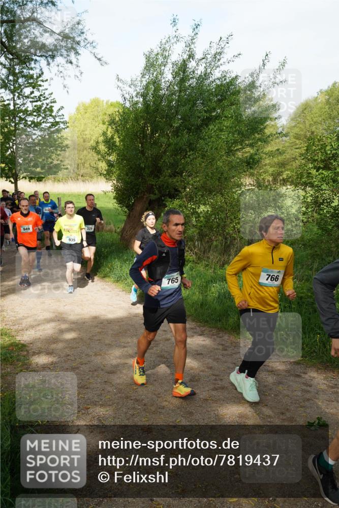 04.05.2025 - 8. Wedeler Halbmarathon Felixshl http://msf.ph/oto/7819437 04.05.2025 10:02:01 Laufen 949, 842, 935, 325, 765, 766 meine-sportfotos.de