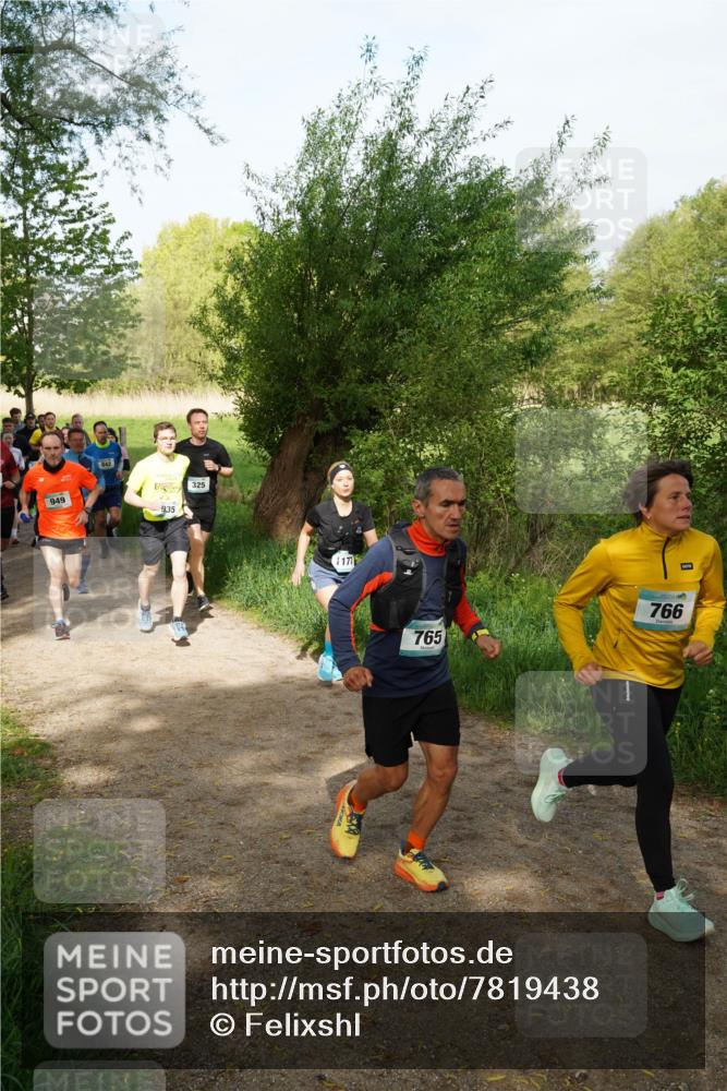 04.05.2025 - 8. Wedeler Halbmarathon Felixshl http://msf.ph/oto/7819438 04.05.2025 10:02:01 Laufen 949, 935, 325, 1171, 765, 766 meine-sportfotos.de
